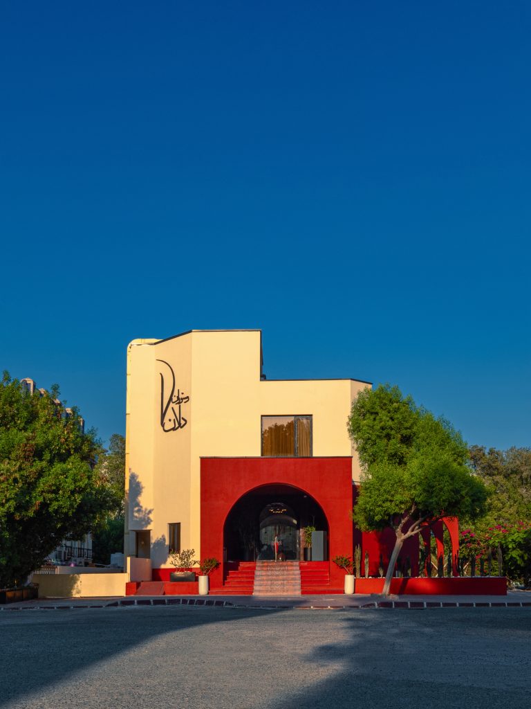 طراحی داخلی و نمای رستوران دلان کیش توسط Shahrad Arc Studio