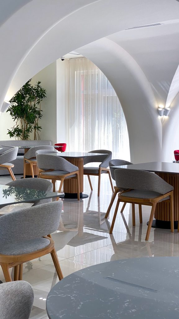 طراحی داخلی و نمای رستوران دلان کیش توسط Shahrad Arc Studio