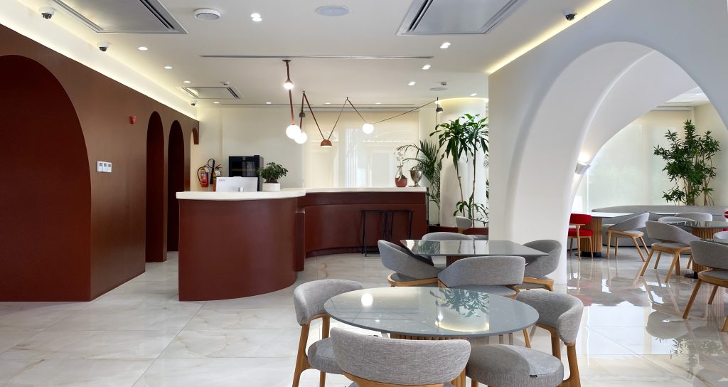 طراحی داخلی و نمای رستوران دلان کیش توسط Shahrad Arc Studio